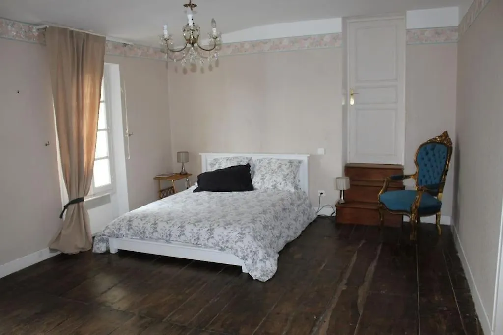Grande Maison Familiale 4 Chambres Ganac Holiday home