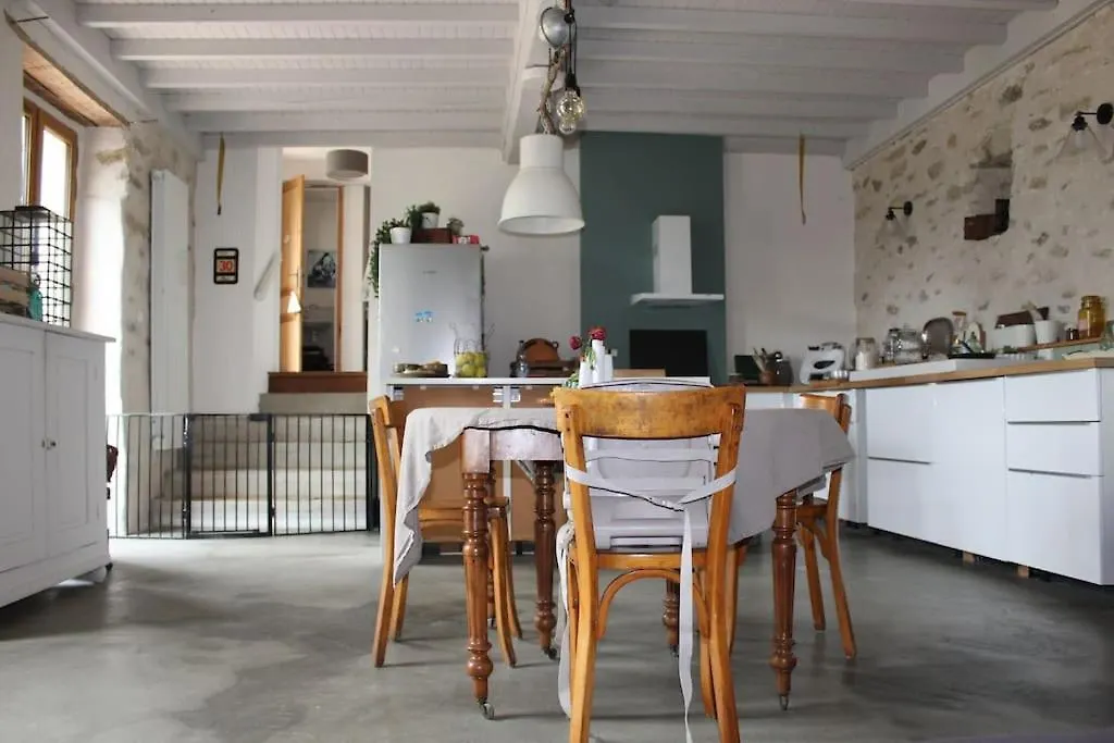 Holiday home Grande Maison Familiale 4 Chambres Ganac